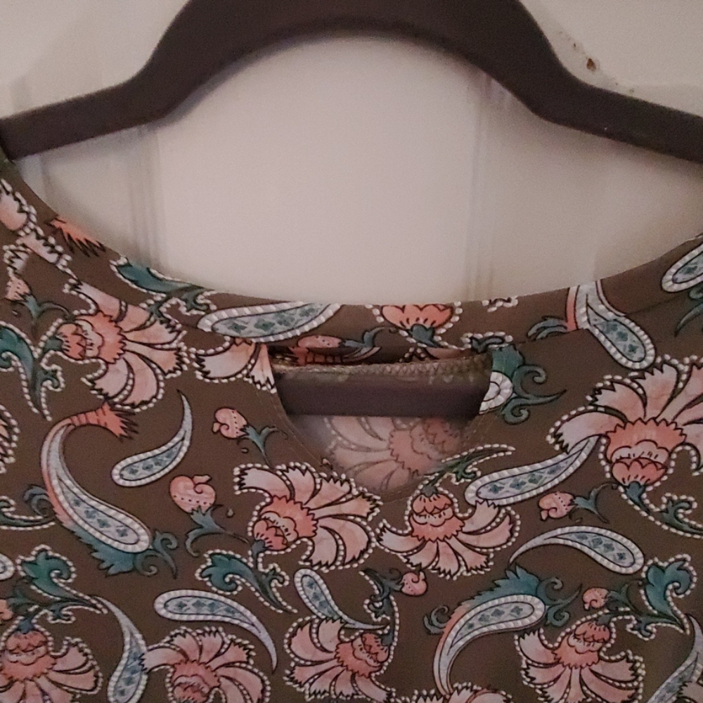 Top - Picture 2 of 3